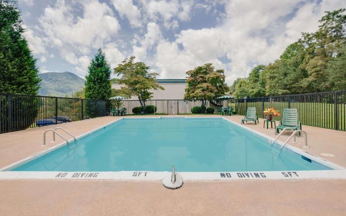 Days Inn by Wyndham Asheville West