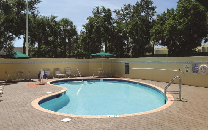 La Quinta Inn & Suites by Wyndham Deerfield Beach I-95