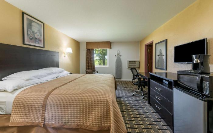 Super 8 By Wyndham Higginsville