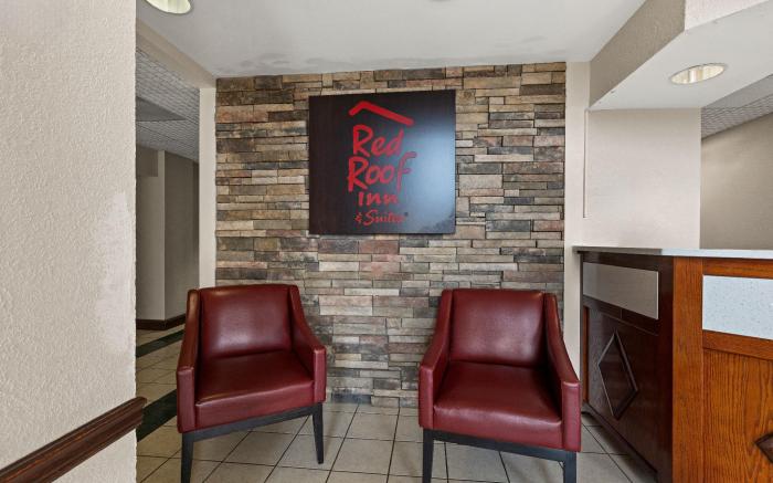 Red Roof Inn & Suites Newnan