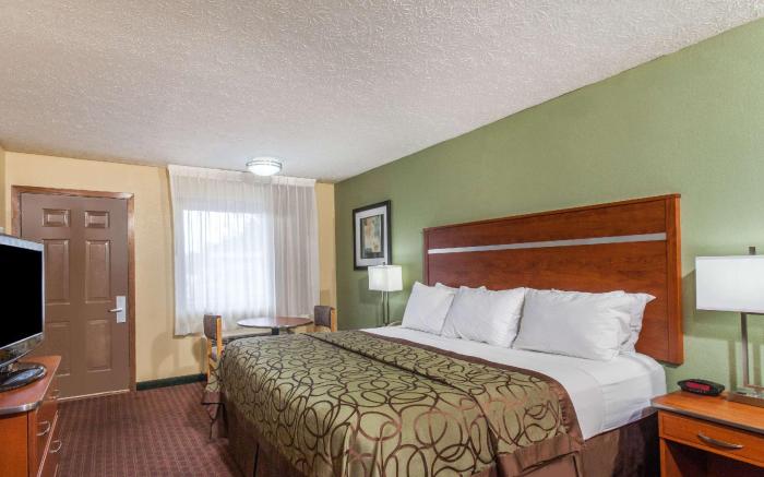 Baymont by Wyndham Pigeon Forge near Island Drive