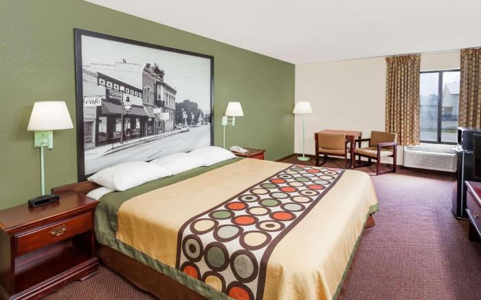 Super 8 By Wyndham Lincoln