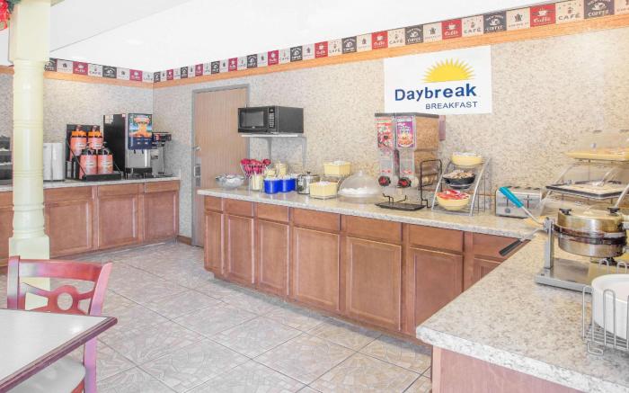 Days Inn by Wyndham Lake Village
