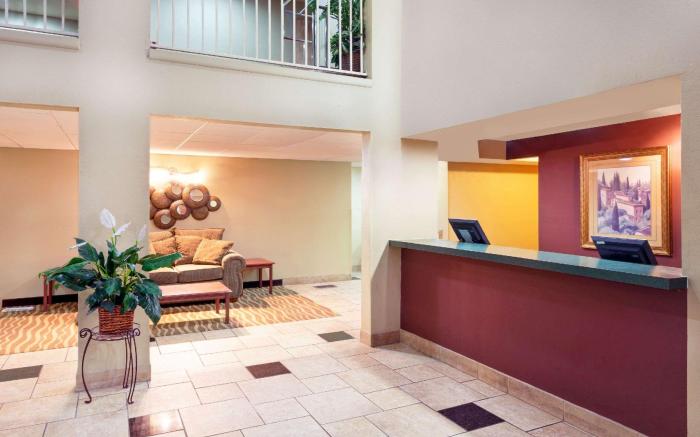 Super 8 By Wyndham Chandler Phoenix