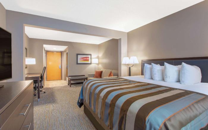 La Quinta Inn & Suites by Wyndham Mooresville