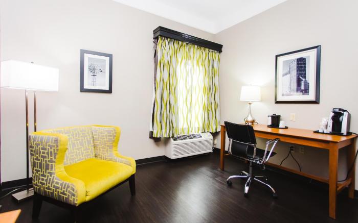 Palacio Royale Inn Signature