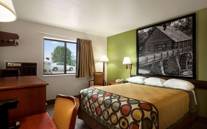 Super 8 By Wyndham Macon