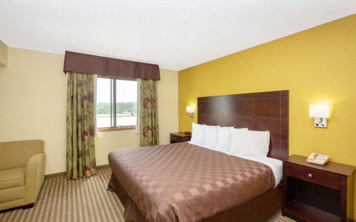 AmericInn by Wyndham Council Bluffs