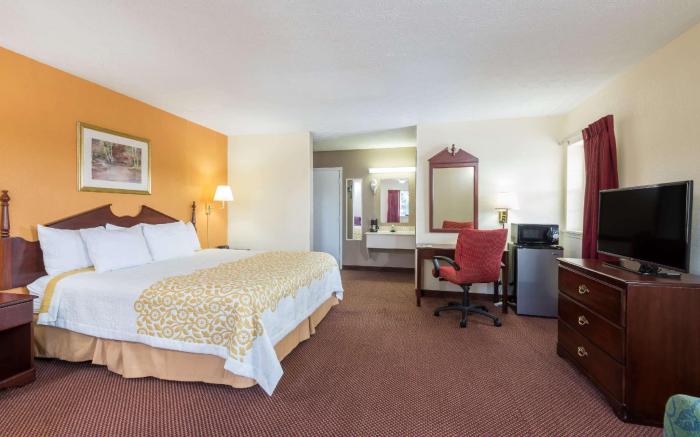 Days Inn by Wyndham Amherst