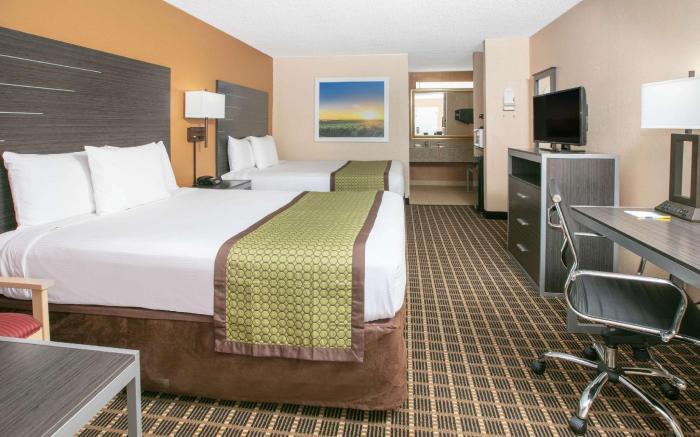 Days Inn by Wyndham Hamilton