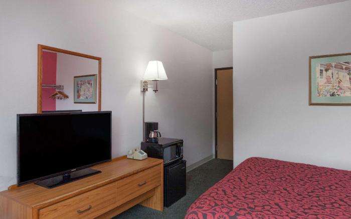 Days Inn by Wyndham Mason City