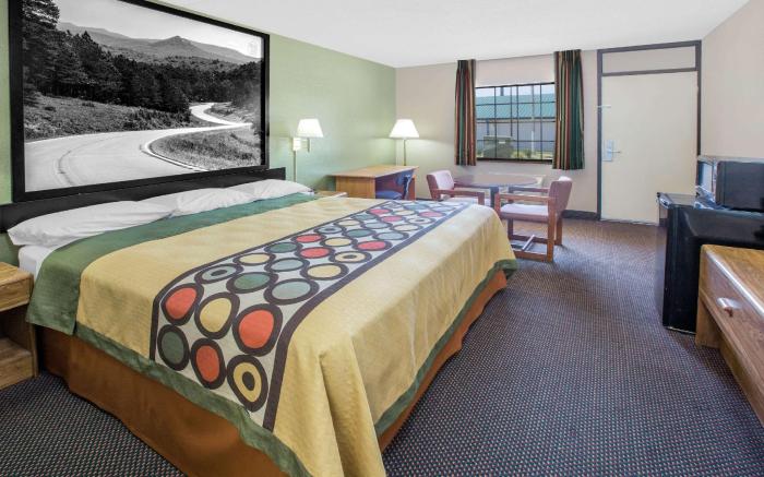 Super 8 By Wyndham Clarksville Ar