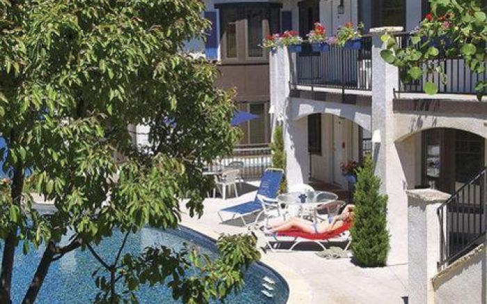 St Moritz Lodge and Condominiums