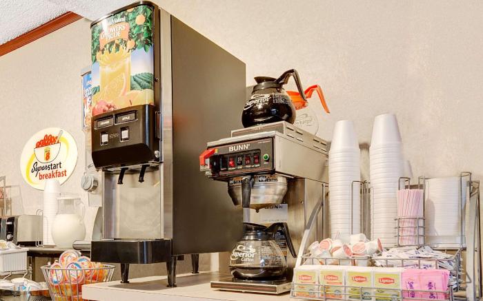 Super 8 By Wyndham Kenmore/Buffalo/Niagara Falls Area