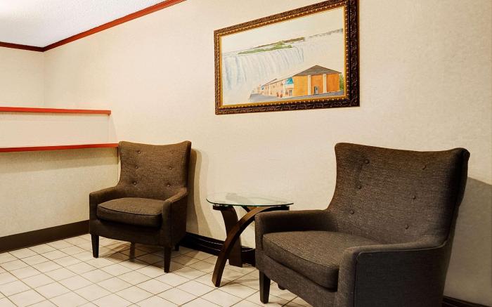 Super 8 By Wyndham Kenmore/Buffalo/Niagara Falls Area
