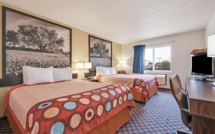 Super 8 By Wyndham College Station