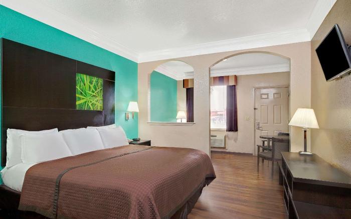 Super 8 By Wyndham Galveston