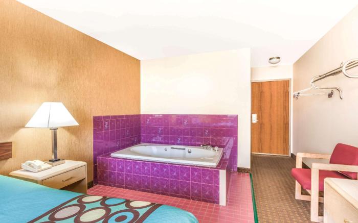 Super 8 By Wyndham Liverpool - Clay - Syracuse Area