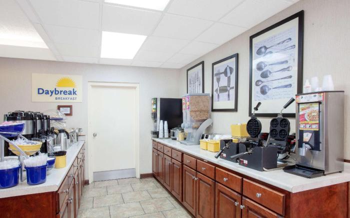 Days Inn by Wyndham Statesboro