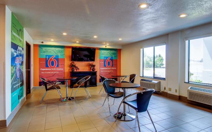 Motel 6 Columbia, MO - East
