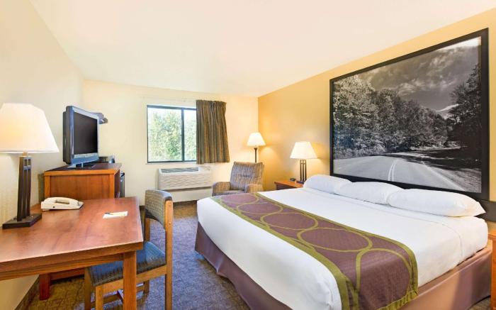 Super 8 By Wyndham Ripley