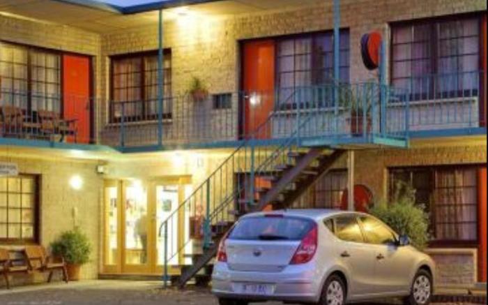 Martin Cash Motel