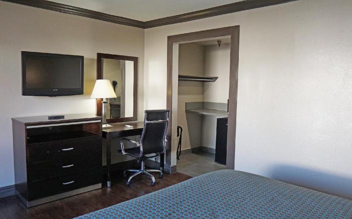 Hawthorne Plaza Inn Near LAX