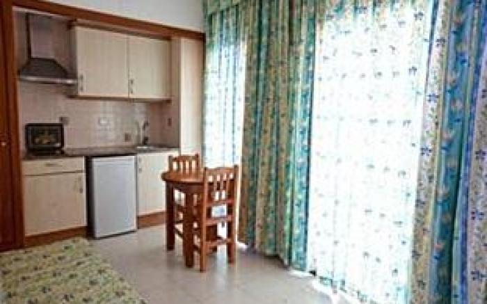 Apartamentos Royal