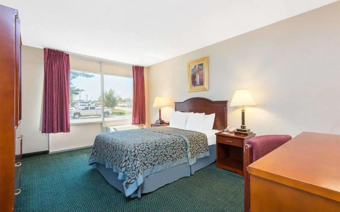 Blue Way Inn & Suites Wichita East