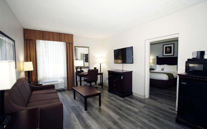 Best Western Paramus Hotel & Suites