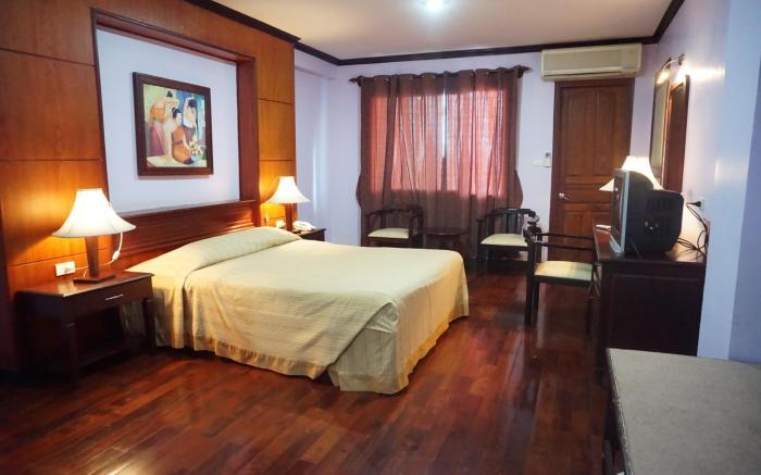 Vansana Riverside Hotel