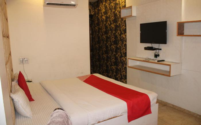 hotel the first