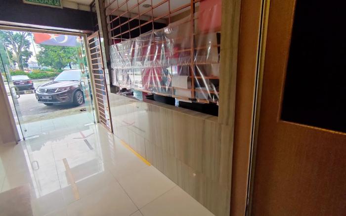 OYO 90273 Mz Hotel
