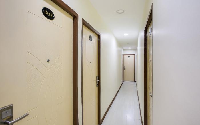 OYO 90282 Hotel Taj (seksyen 7)