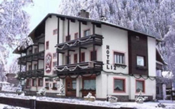 Liz Hotel & Apartments