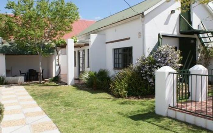 Koo Karoo Guest Lodge and Self Catering