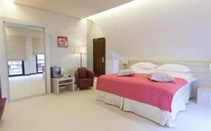 Ioana Hotels