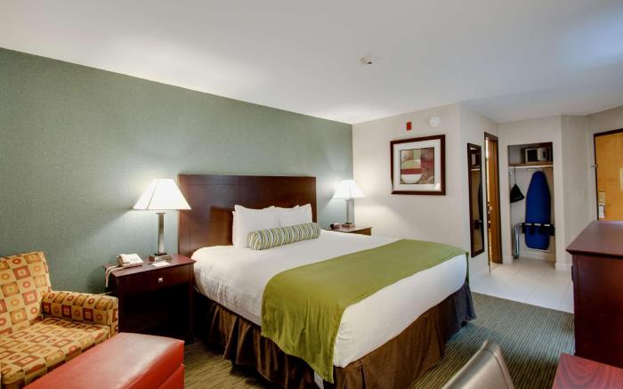 Best Western Plus The Inn at Hampton