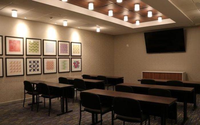 Holiday Inn Express Portland Airport By IHG