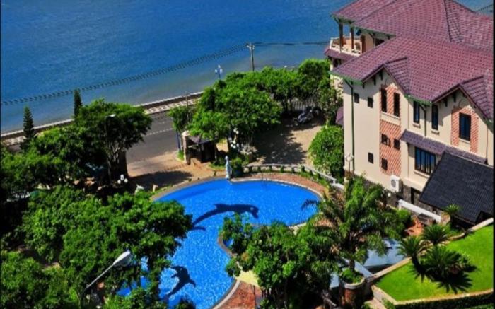 Beachfront Hotel