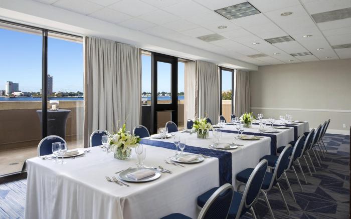 Sheraton Norfolk Waterside Hotel
