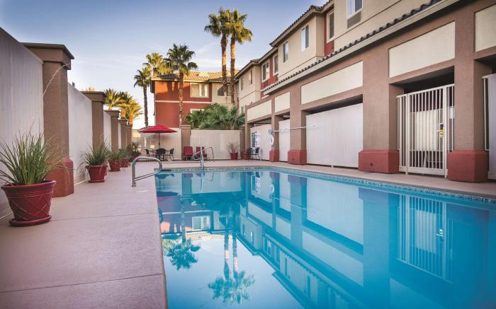 La Quinta Inn & Suites by Wyndham Las Vegas Red Rock