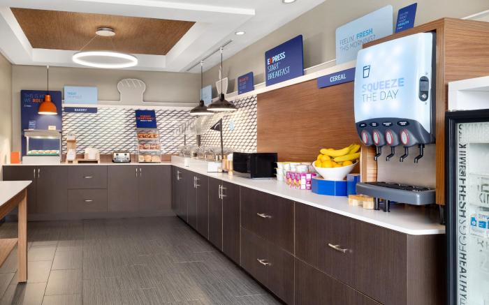 Holiday Inn Express Hotel & Suites Greenville-Downtown By IHG