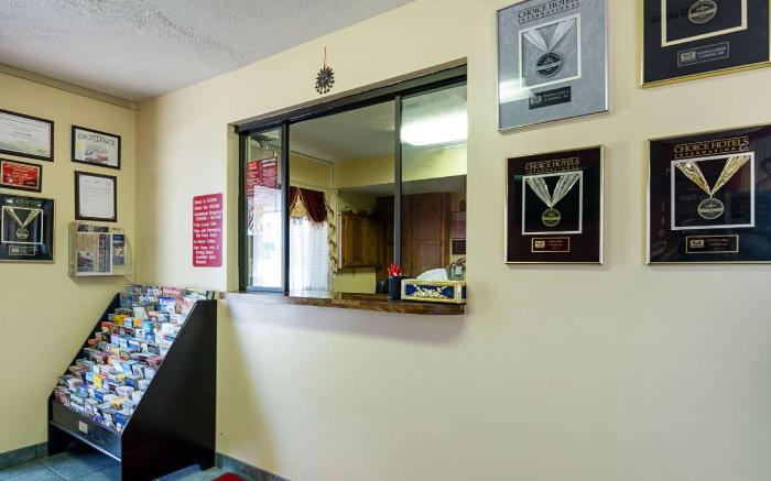 Econo Lodge Lansing - Leavenworth