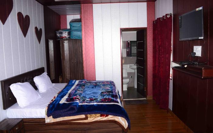 Dev Bhoomi Camping Resort Kanatal