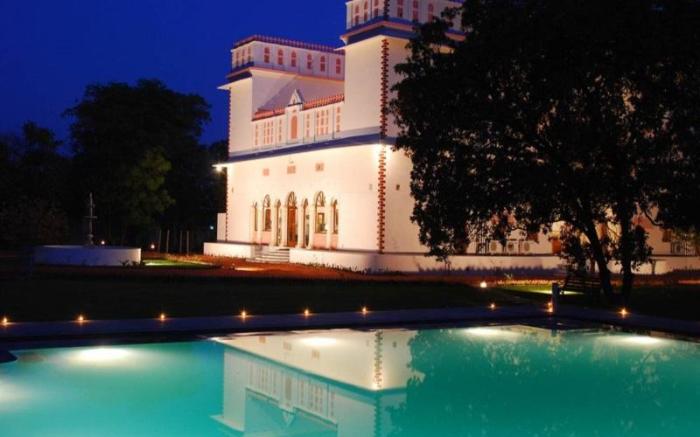 Bijay Niwas Palace