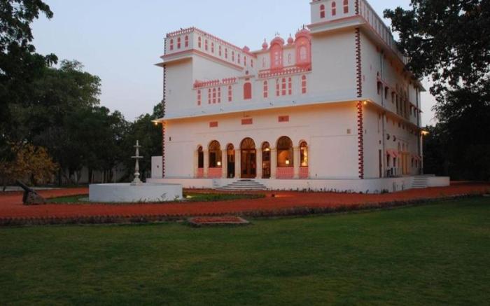Bijay Niwas Palace