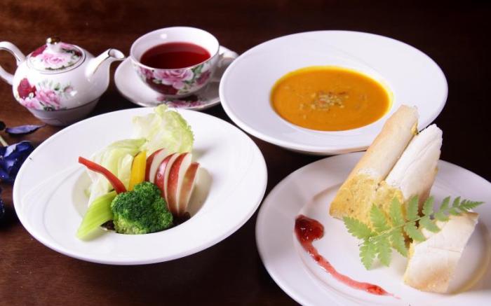 Xin Yuan Castle Hotel