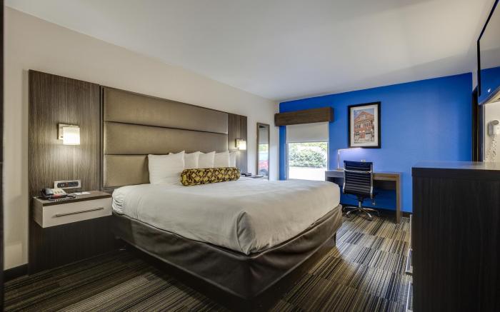 Alexis Inn and Suites Hotel