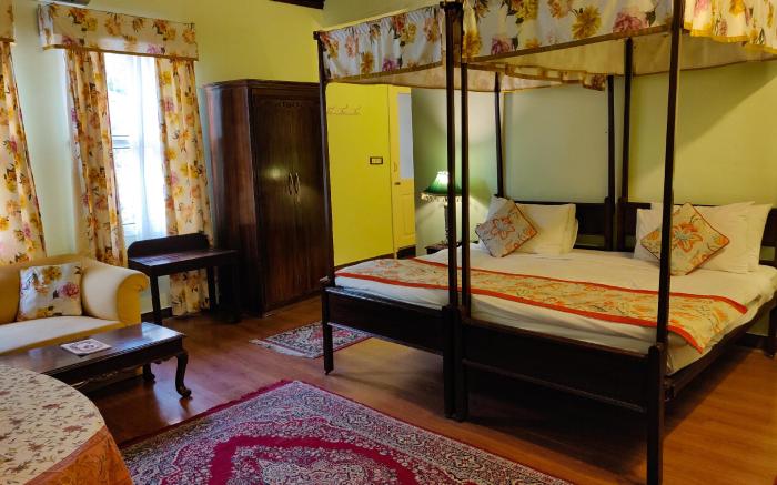 WelcomHeritage Kasmanda Palace